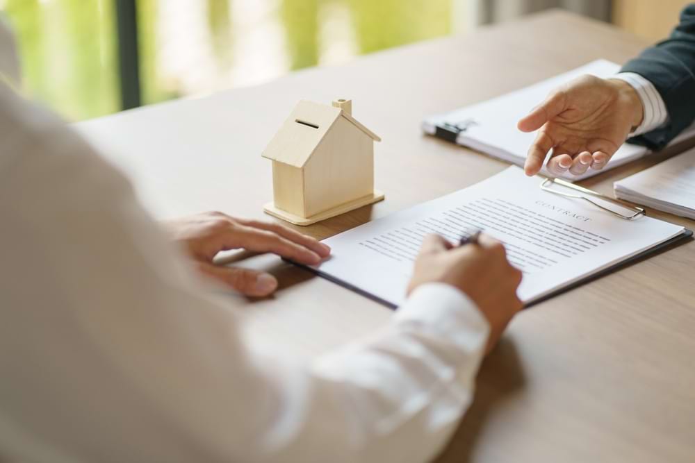 How to Get Out of an Estate Agent Contract (in the UK)